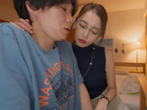 Cô ấy thích cưỡi một anh chàng và bị xuất tinh vào mặt theo góc nhìn của cô ấy