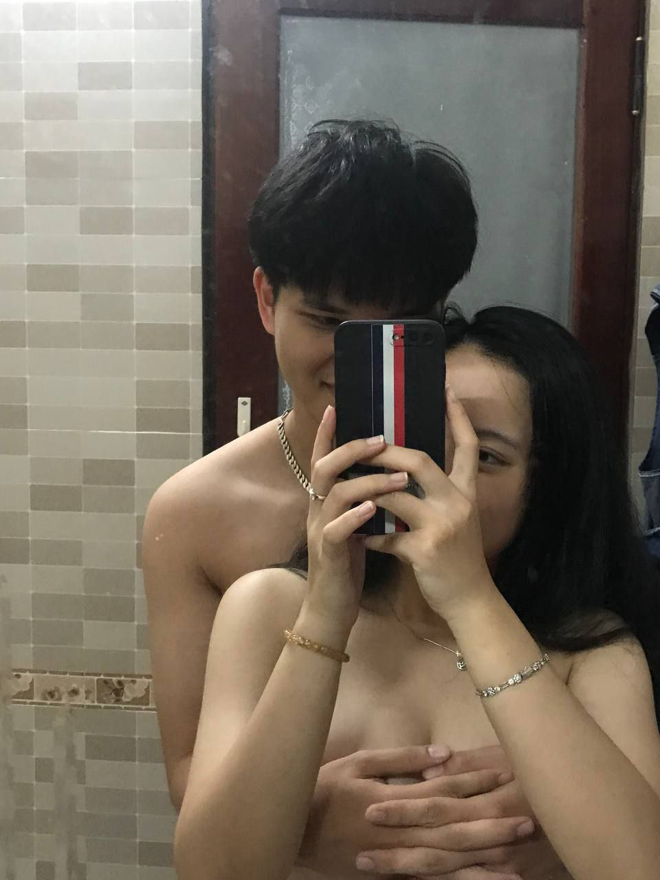 CJOD-320 Sau giờ học, tại một khách sạn tình yêu, tôi bị ba sinh viên bao vây, chúng sàm sỡ tôi, kẹp tôi giữa và khiến tôi xuất tinh bên trong chúng. Kudo Lara Kanon Rei Nagano Ichika